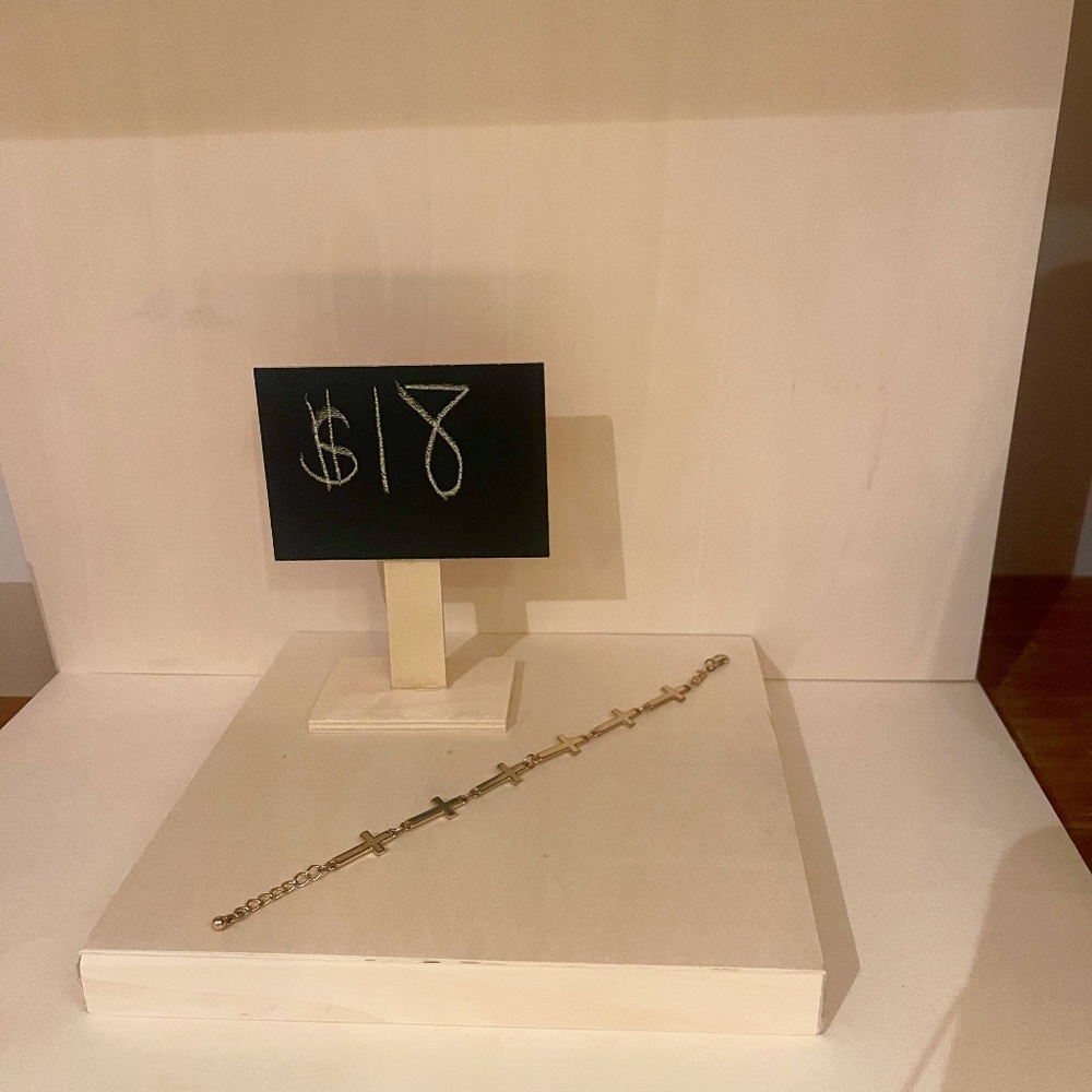 GOLD CROSS BRACELET